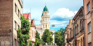 Екс-ведучий “Орла і Решки“ назвав найцікавіші українські міста, які варто відвідати - today.ua