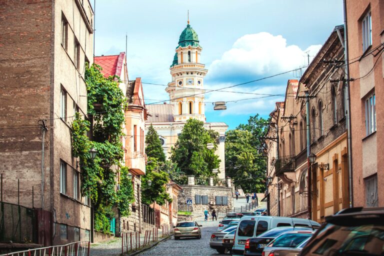 Екс-ведучий “Орла і Решки“ назвав найцікавіші українські міста, які варто відвідати - today.ua
