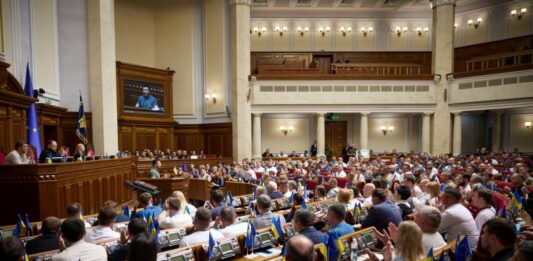 Голови комітетів Верховної Ради заробляють менше підлеглих: названо причину - today.ua