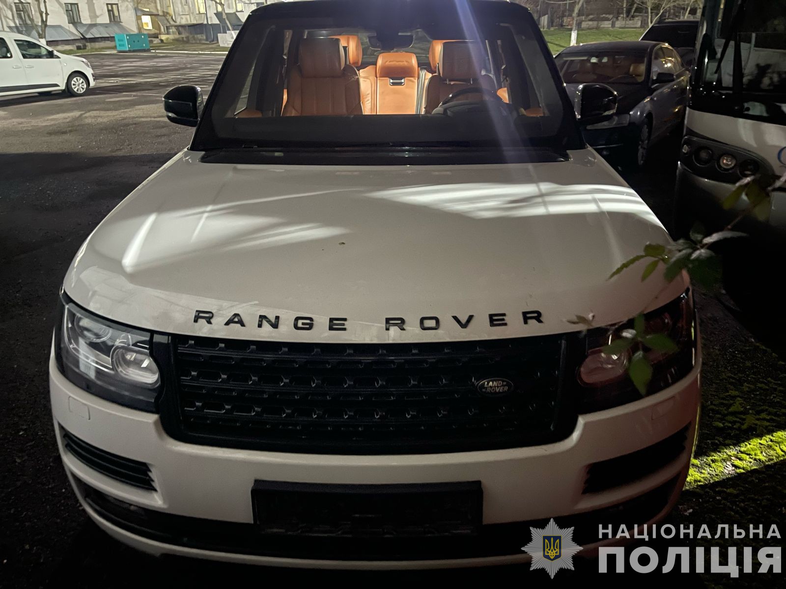 Полиция ликвидировала банду, участники которой угоняли элитные автомобили