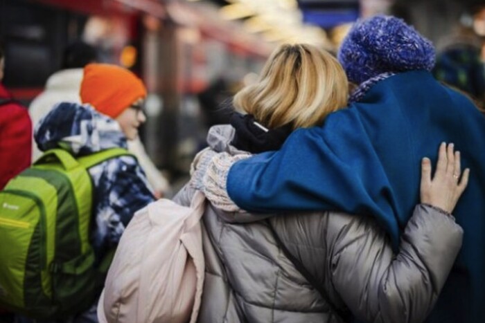 Українцям, які повернуться з-за кордону, дадуть житло і високу зарплату