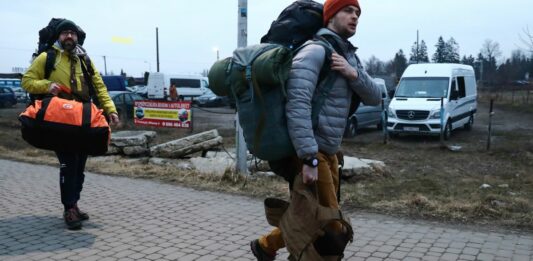 Появилось разъяснение относительно депортации украинских мужчин из ЕС - today.ua