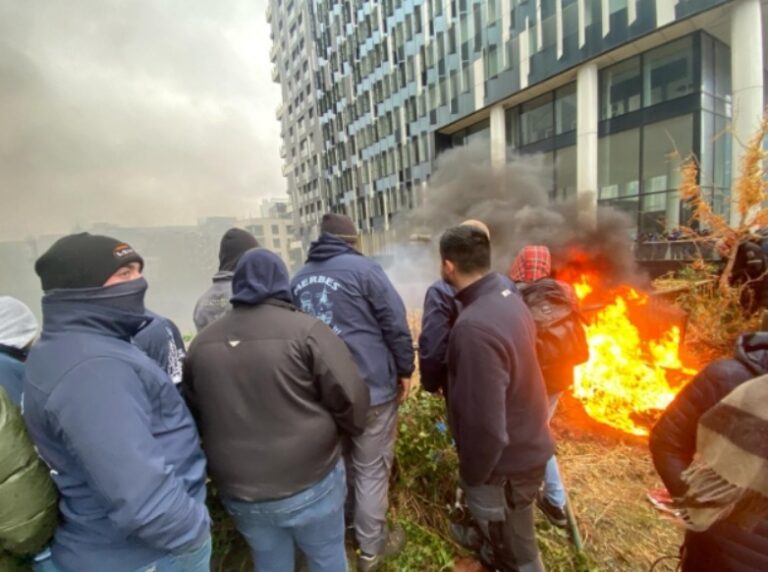 Фермерский “майдан“ в сердце ЕС: европейский квартал Брюсселя - в огне, дыму и навозе (Видео) - today.ua