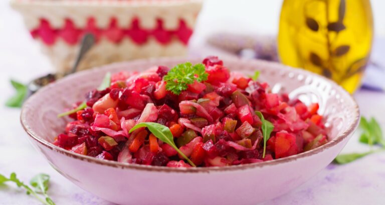 Рецепт винегрета с секретным ингредиентом, который сделает салат более сочным - today.ua