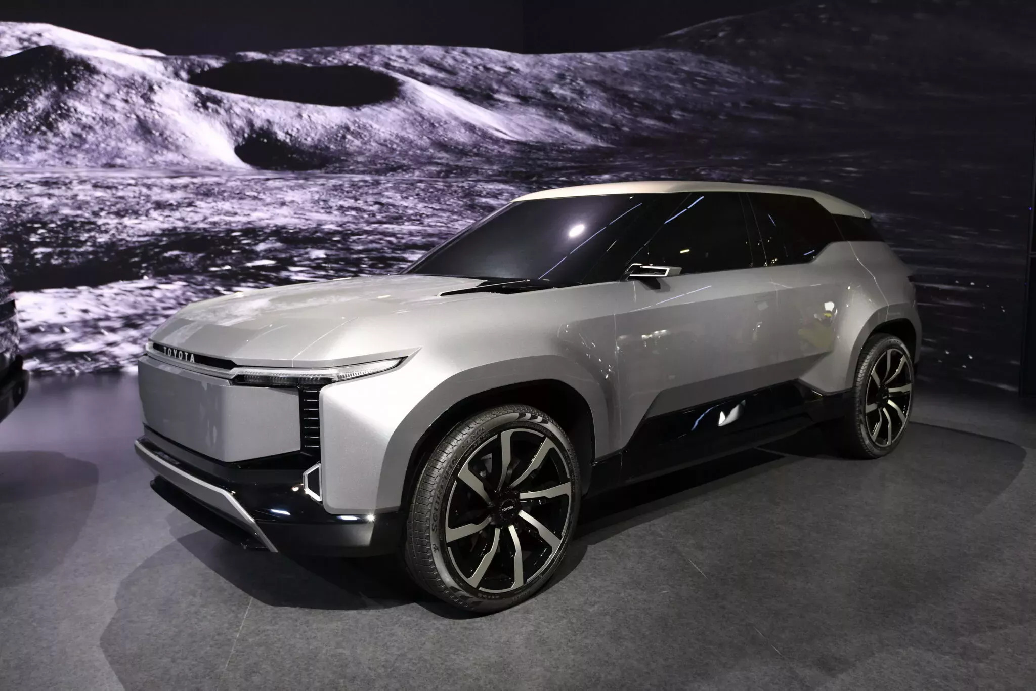 В 2026 году может появиться Land Cruiser SE с запасом хода 965 км