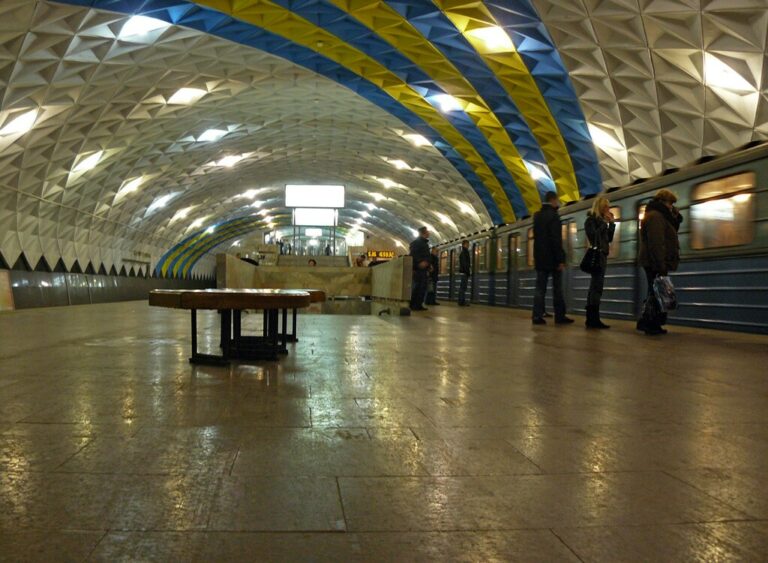 Метро почало протікати не лише в Києві, а й у Харкові: чи загрожують ракетні обстріли пасажирам підземки - today.ua