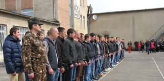 В Украине ставят на воинский учет старшеклассников: всех юношей старше 16 лет призвали немедленно вернуться из-за границы - today.ua