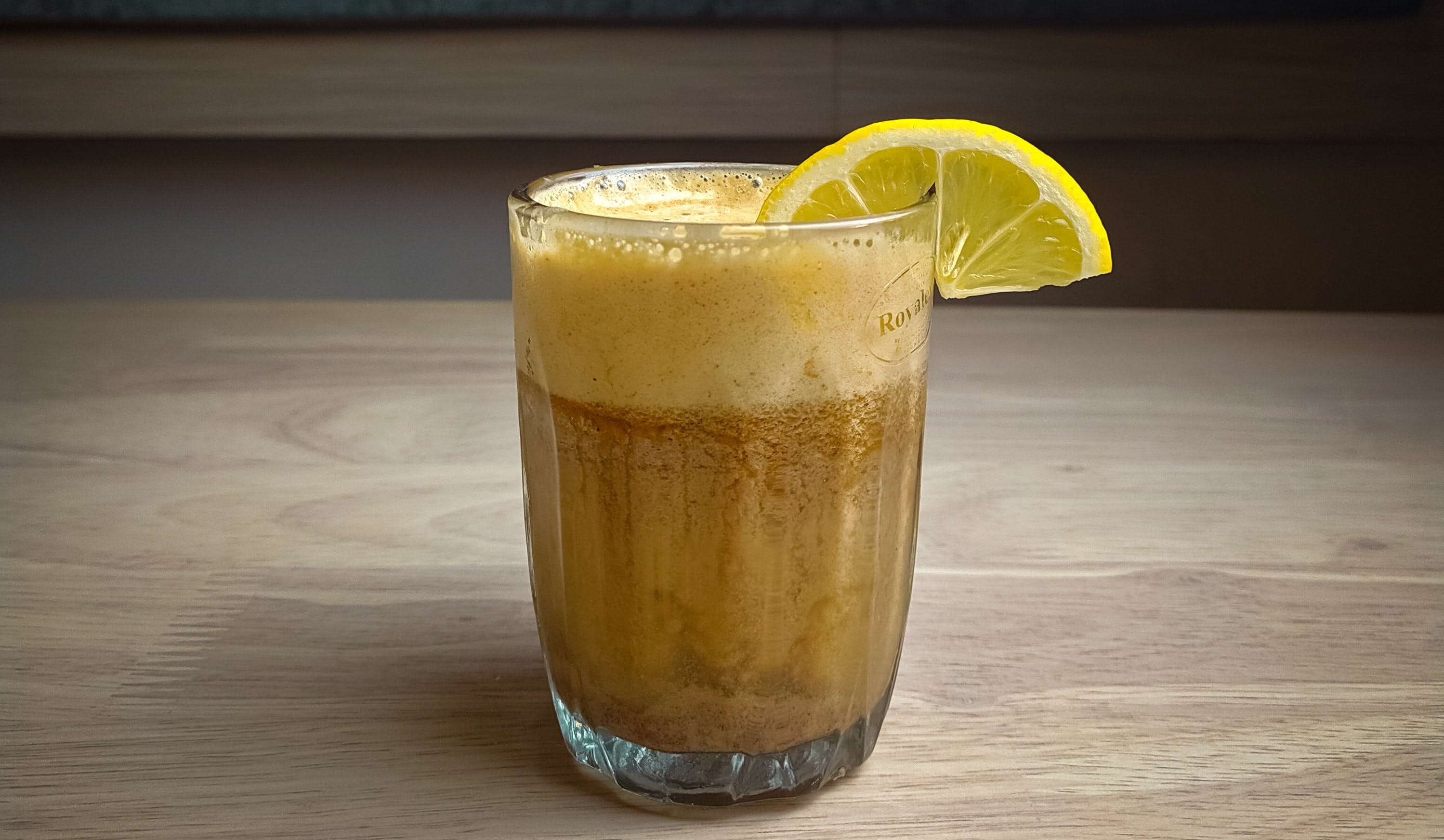 4 причины добавить несколько капель лимонного сока в чашку утреннего кофе