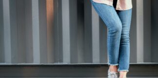 Модные джинсы весны 2024 года: какие модели станут настоящим хитом нового сезона - today.ua