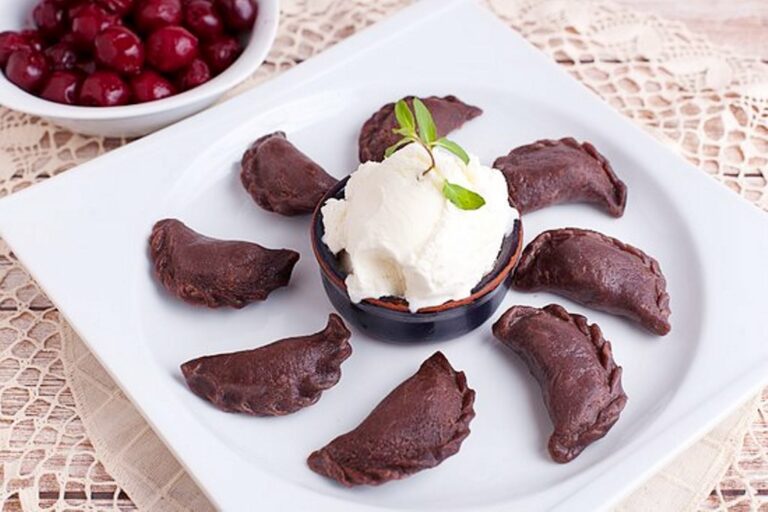 Шоколадні вареники: рецепт смачного та недорого десерту вихідного дня - today.ua