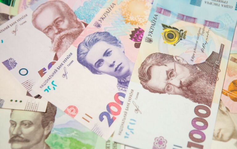 От 23 до 33 тысяч гривен: украинцам предлагают зарегистрироваться в новой программе помощи - today.ua