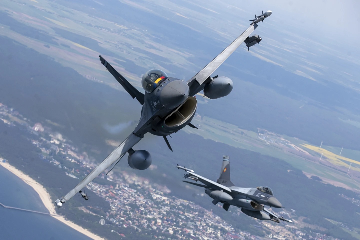 Глава МЗС повідомив, коли F-16 з'являться в українському небі