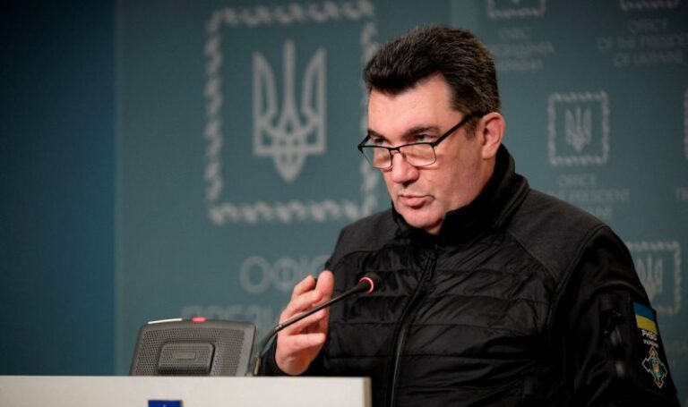 Зеленський звільнив Данилова з посади секретаря РНБО і назвав його наступника  - today.ua