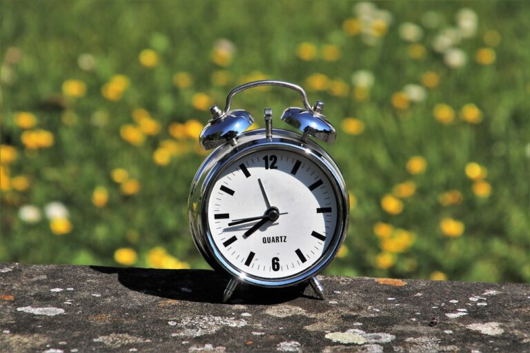Перехід на літній час в Україні: коли та в який бік потрібно перевести стрілки годинника - today.ua