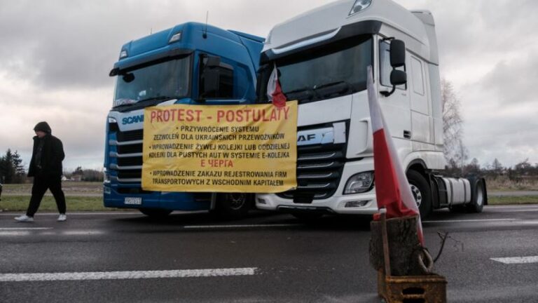 Польские фермеры заблокируют движение пассажирских автобусов из Украины - today.ua