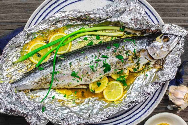 Как приготовить скумбрию в духовке: рецепт аппетитной рыбы с травами и лимоном - today.ua