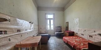 Во Львове сдают в аренду небольшую квартиру с туалетом в коридоре: сколько хотят за такое жилье (Фото) - today.ua