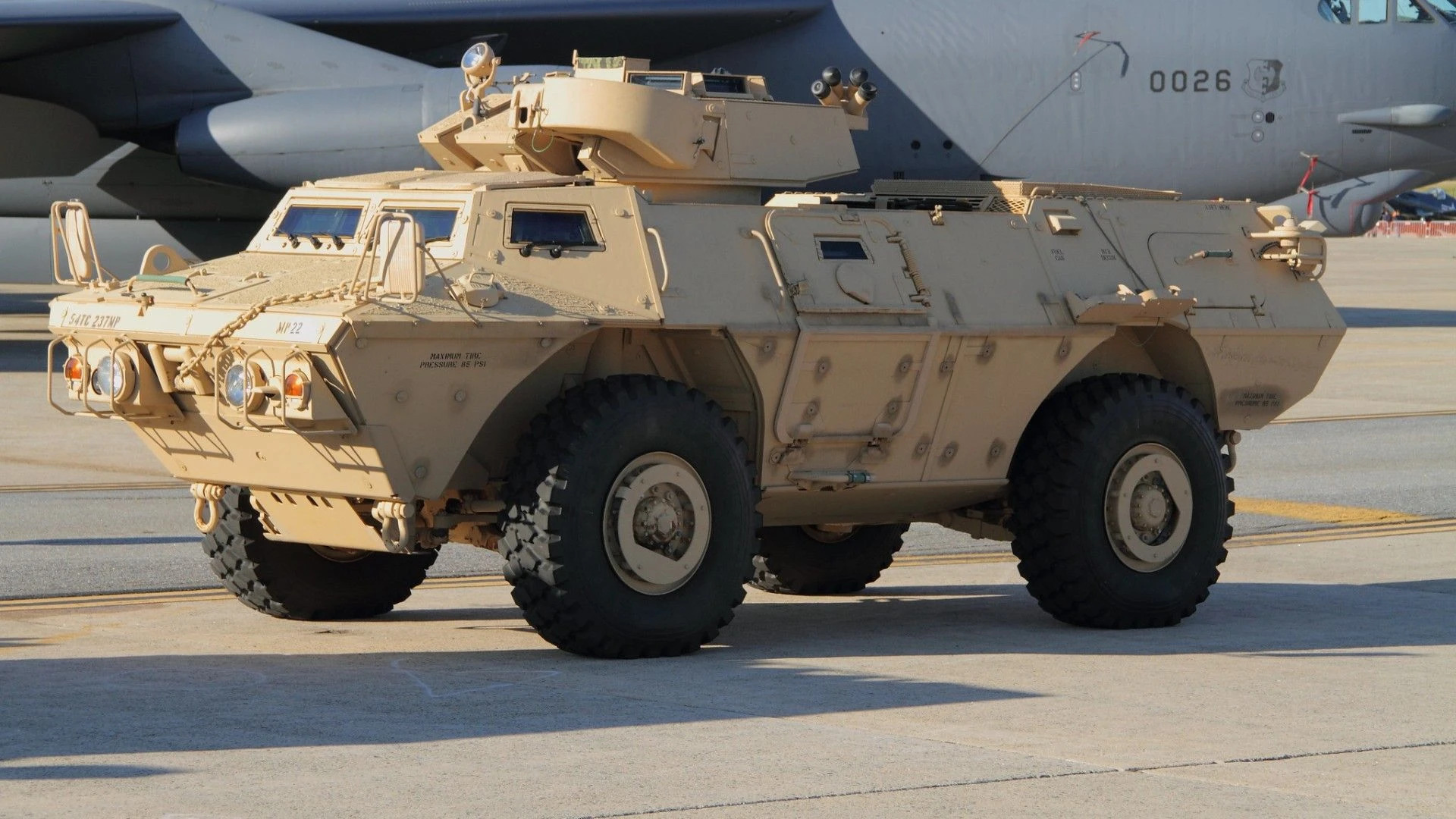 ЗСУ почали використовувати американські бронетранспортери M1117 - today.ua