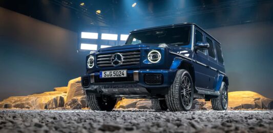 Новий Mercedes G-Class став потужнішим і отримав “прозорий“ капот - today.ua