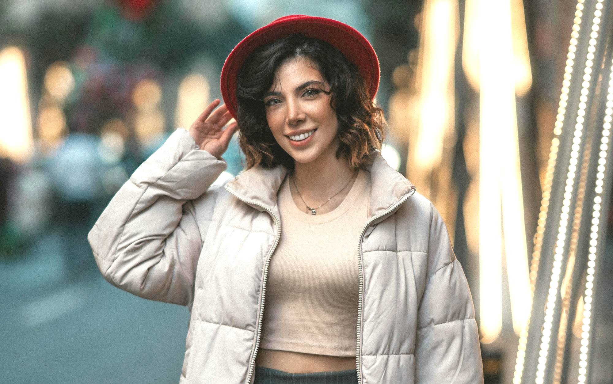 Как почистить весеннюю куртку от засаленных пятен без стирки: лайфхаки