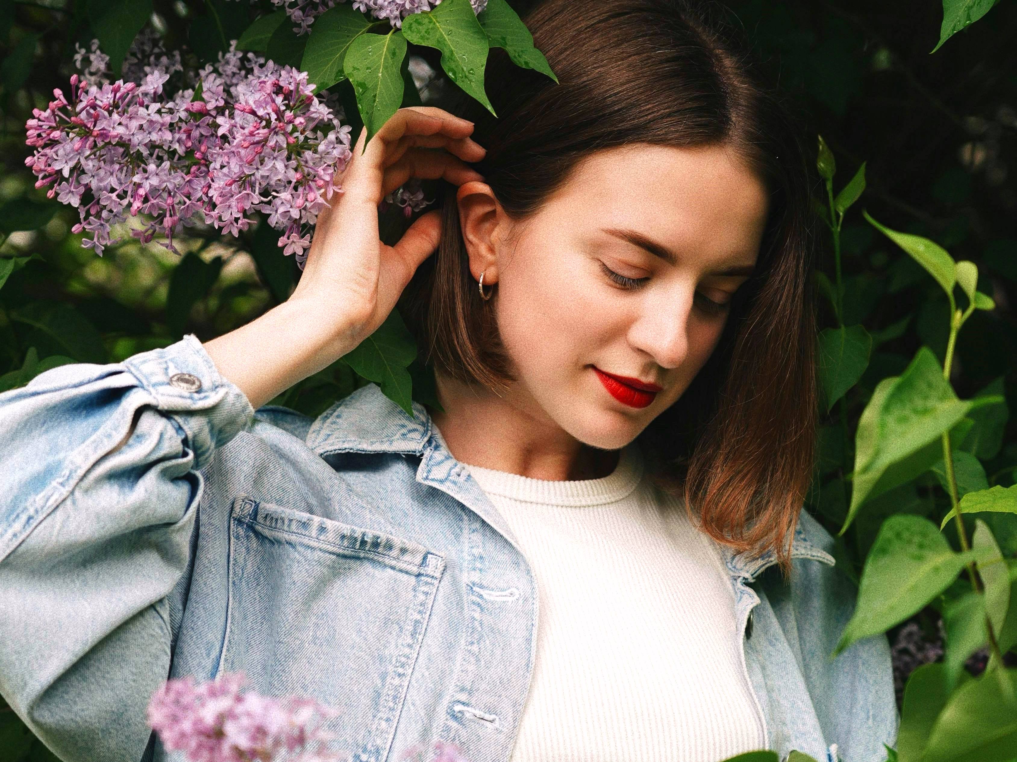 З чим носити джинсову куртку навесні, щоб виглядати стильно: цікаві ідеї - today.ua