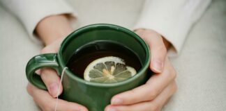 Что произойдет с организмом, если регулярно пить зеленый чай с лимоном - today.ua