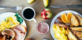 Неправильний сніданок призводить до набору зайвої ваги: від яких ранкових звичок треба відмовитись вранці - today.ua