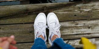 Как почистить белые кроссовки, чтобы они выглядели как новые: лайфхаки - today.ua