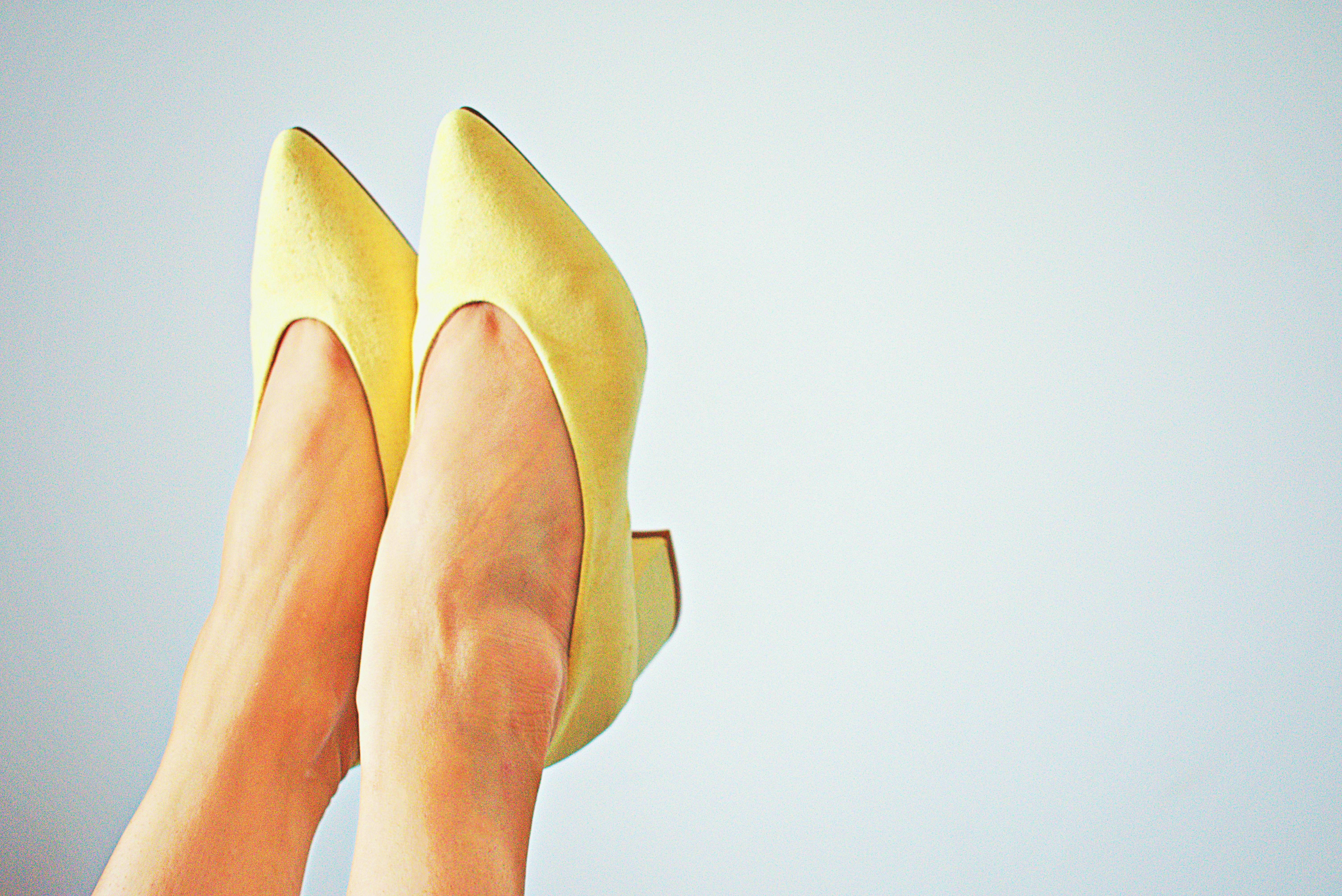 Как предотвратить появление мозолей на ногах при ношении новой обуви: лайфхаки
