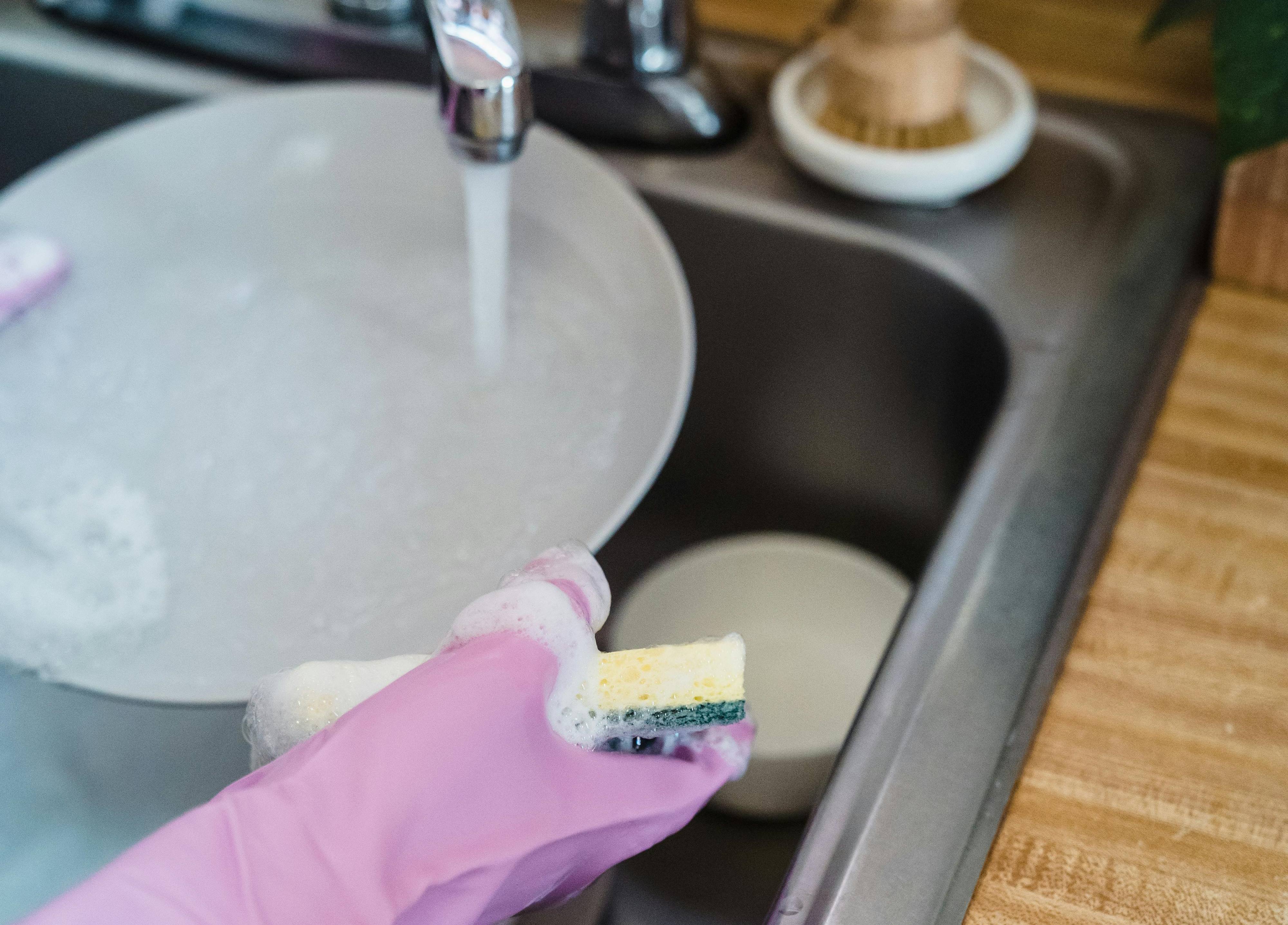 Чем заменить средство для мытья посуды, если оно вдруг закончилось