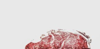 Почему нельзя повторно замораживать мясо: портится не только вкус  - today.ua
