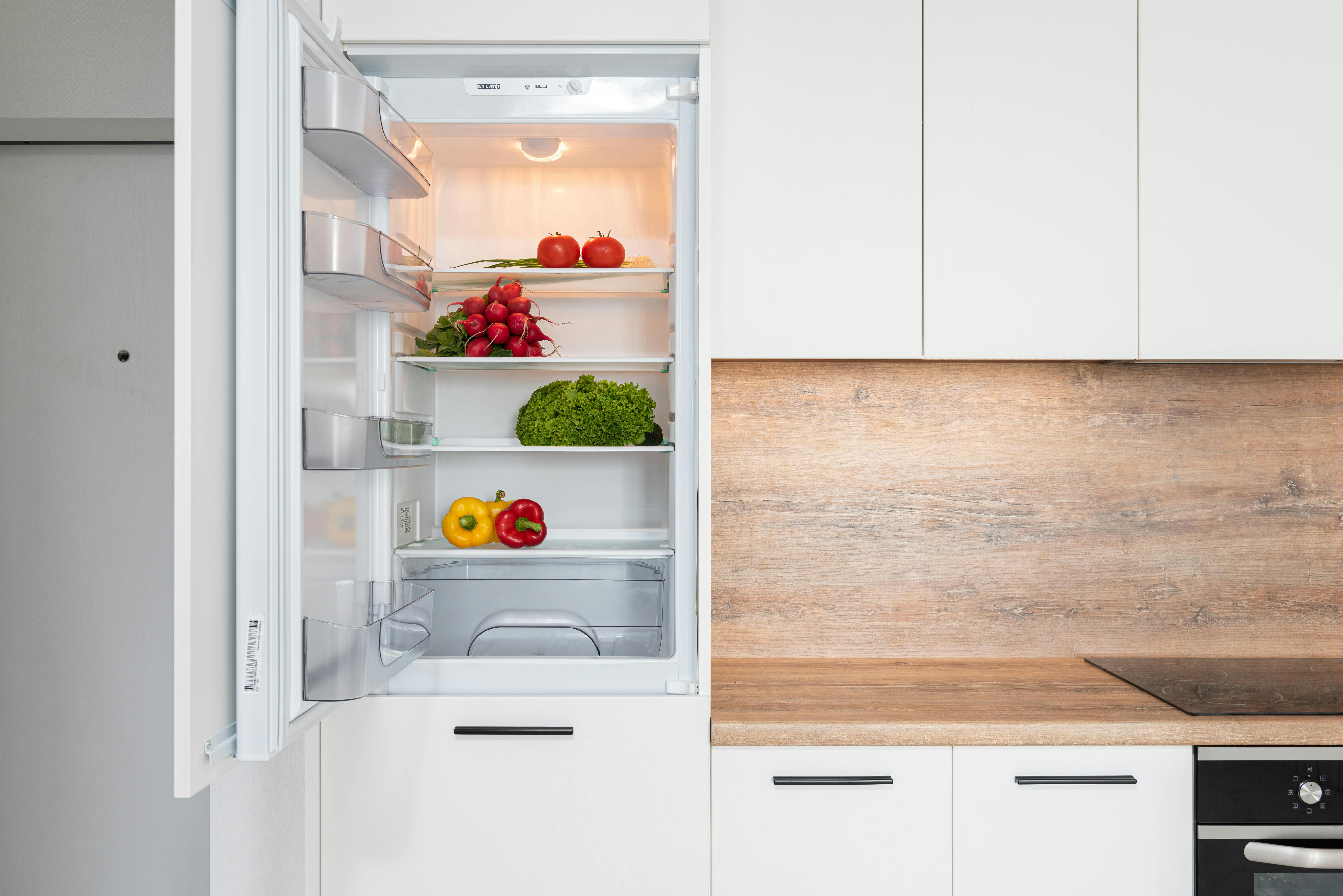 Названы продукты, которые нельзя хранить в холодильнике: быстрее портятся