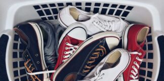 Як правильно прати взуття в пральній машині, щоб не зашкодити техніці: поради майстрів - today.ua