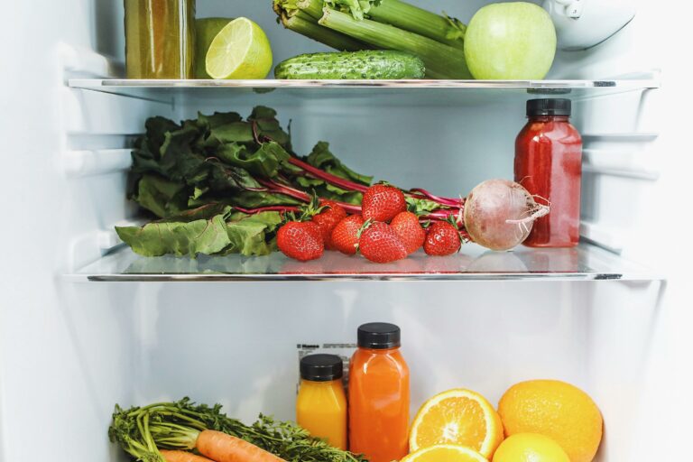 Названі продукти, які не можна зберігати в холодильнику: швидше псуються - today.ua