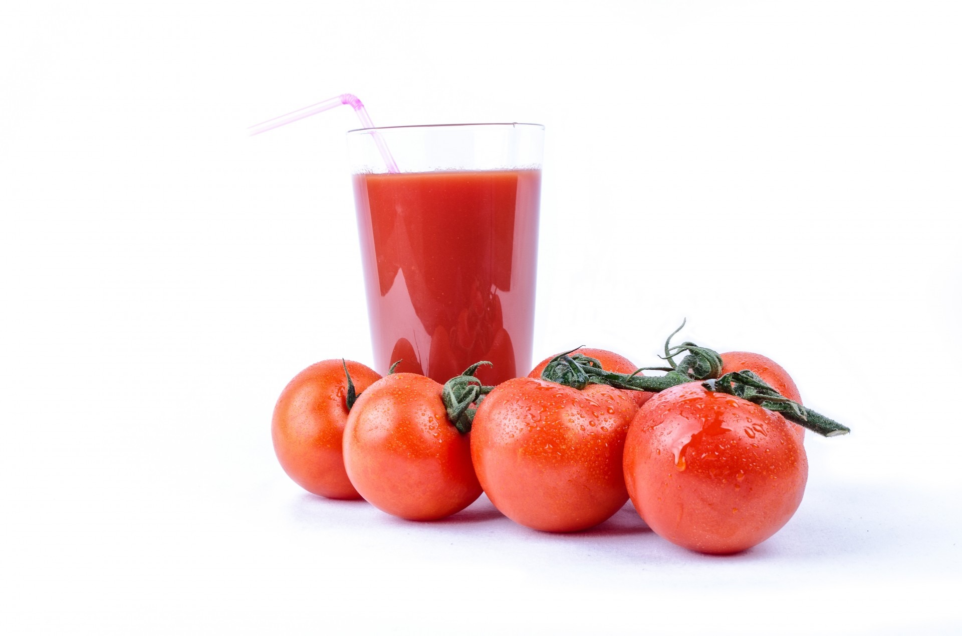 Веские причины пить томатный сок каждый день: помогает похудеть и наполняет энергией