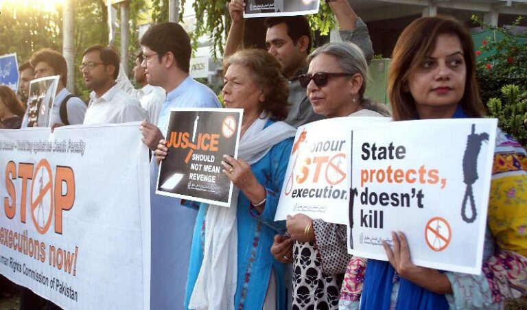 В Пакистане суд приговорил к смертной казни 22-летнего богохульника - today.ua