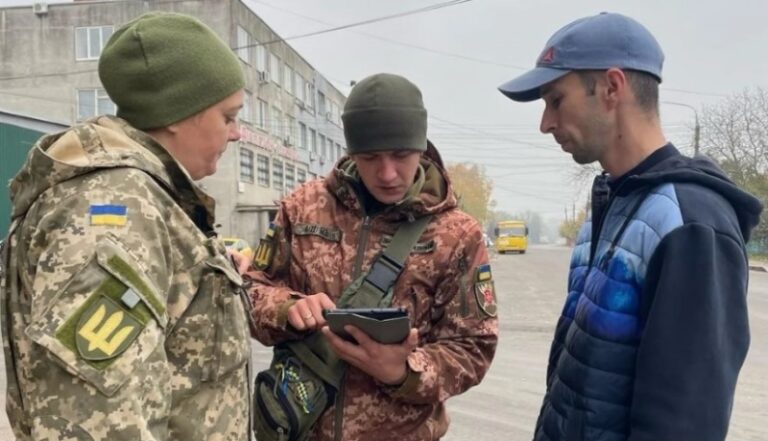 Омбудсмен отреагировал на скандалы ТЦК с уклонистами: “Украинцы боятся выходить на улицу“ - today.ua