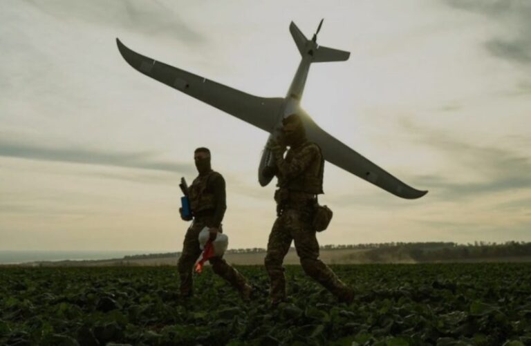 Украина создала дроны-камикадзе, способные долететь до Сибири, - The Economist - today.ua