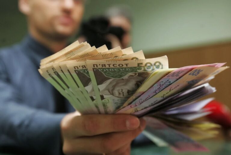 Пенсии и денежная помощь ВПЛ: что изменится для украинцев с 1 мая - today.ua