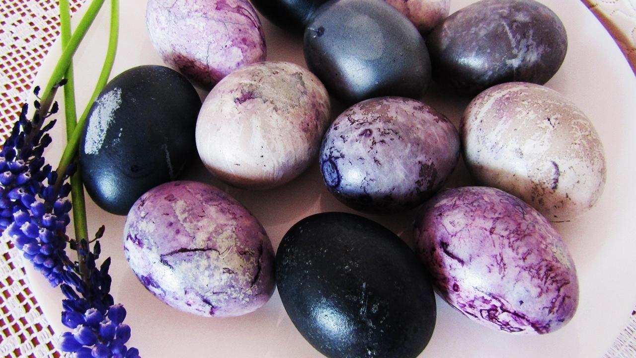 Как покрасить яйца на Пасху в необычный цвет без особенных затрат