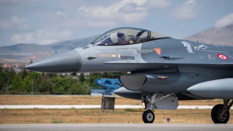 Истребители F-16 могут прибыть в Украину в мае: пилоты уже готовы - today.ua