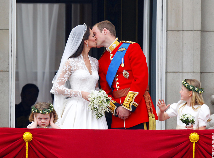 “Зробимо це ще раз?“ – стало відомо, що принц Вільям запропонував Кейт на балконі у день їхнього весілля