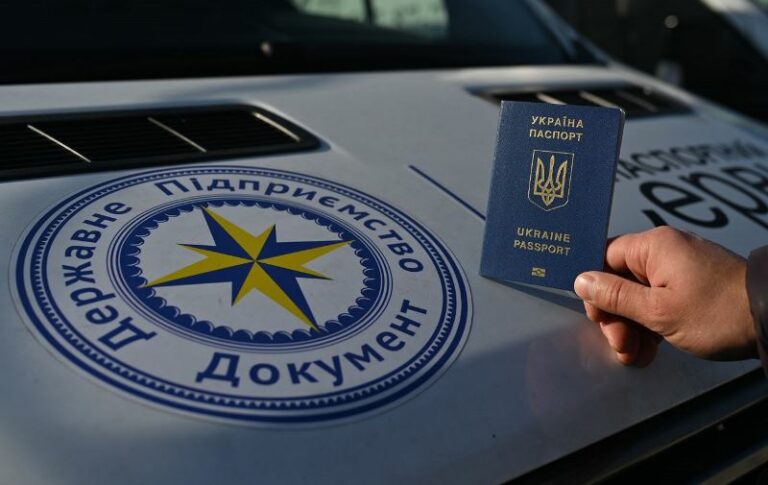 В Раде назвали незаконным запрет на предоставление консульских услуг мужчинам за границей  - today.ua