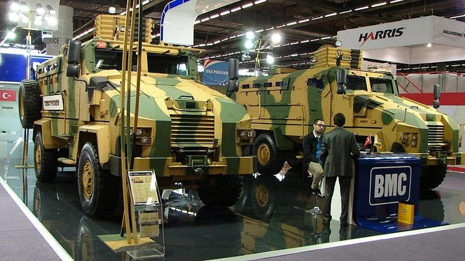 Косово передало Украине армейские грузовики и бронетехнику