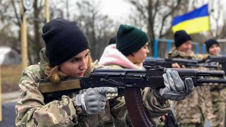 В Украине берут курс на милитаризацию образования: что известно о военной выучке, которую введут в школе