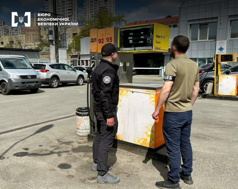 В Киеве начали активно бороться с нелегальными АЗС - today.ua
