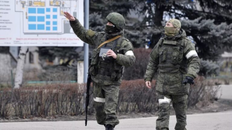 Российские оккупанты объявили об изъятии домов и квартир украинских беженцев - today.ua