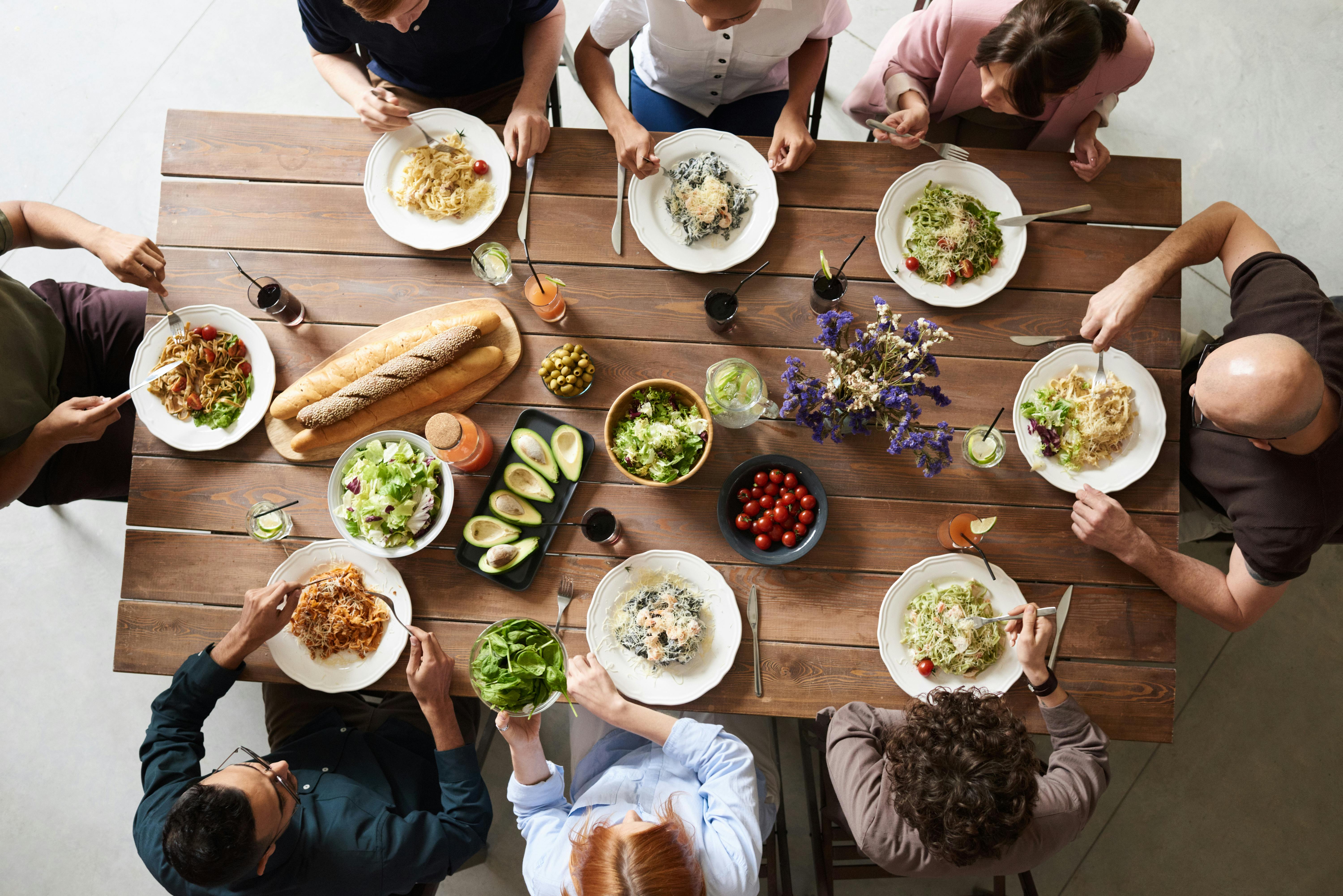 Як уникнути переїдання на свята: 5 ефективних способів