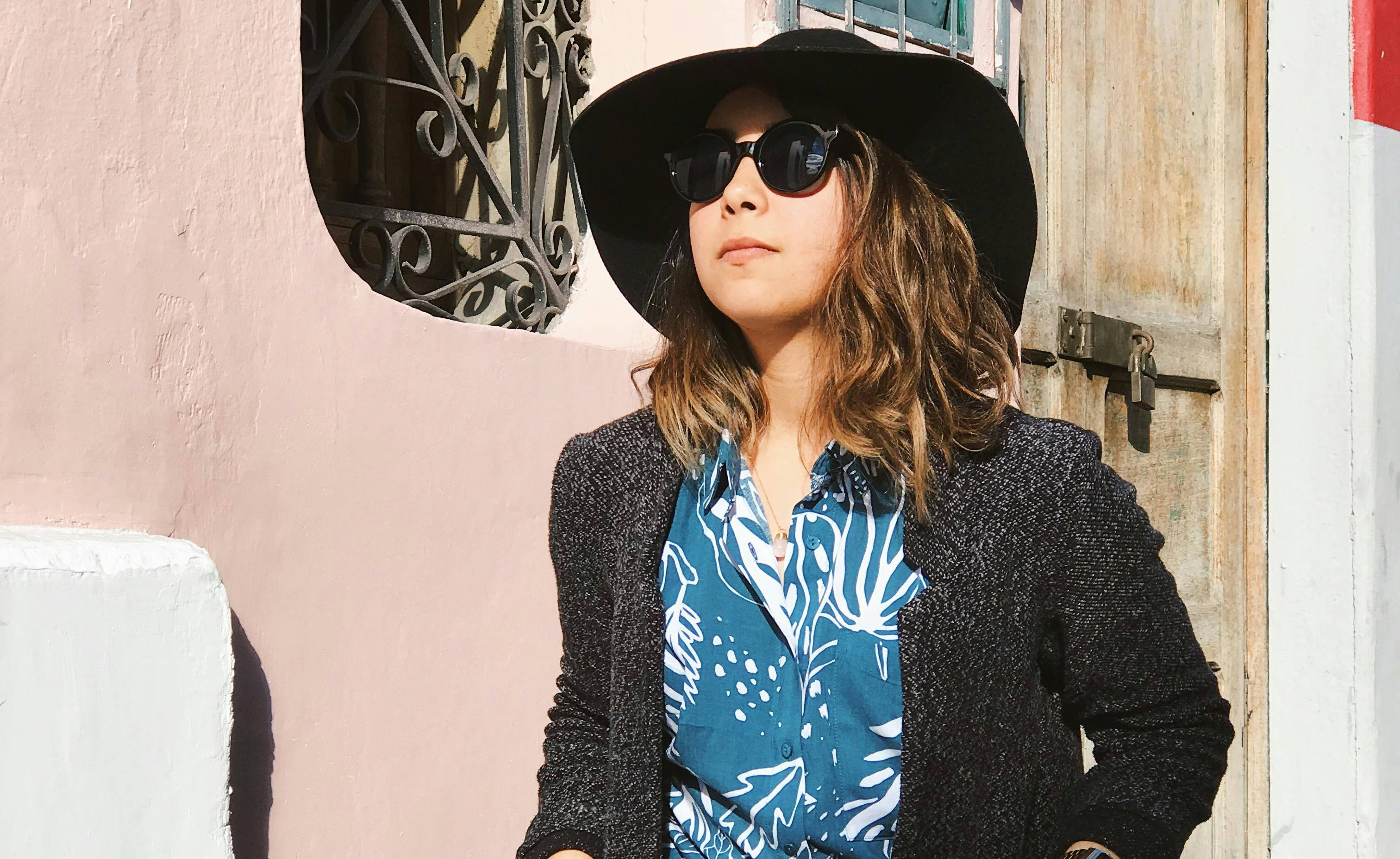 Стилисты показали одежду, которая вышла из моды и дешевит образ: фото