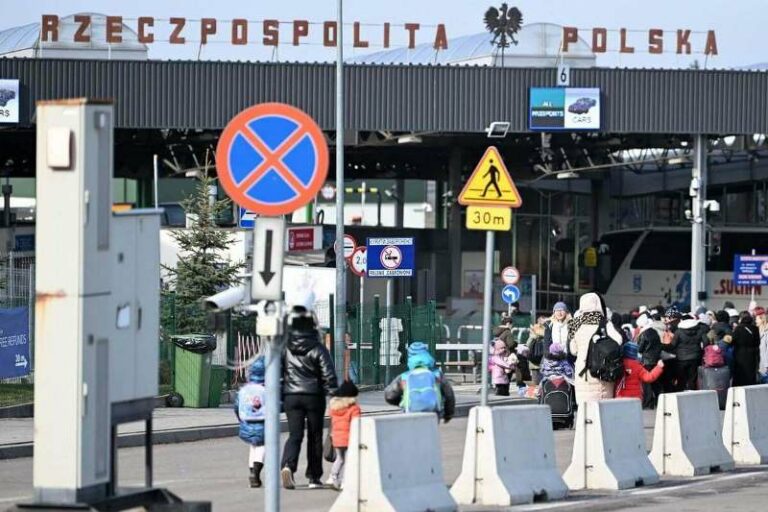 Украинские беженцы в Польше смогут получить право на временное проживание сроком на 3 года - today.ua